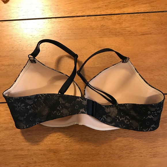 Victoria’s Secret Angels Secret Embrace Bra - Picture 2 of 5